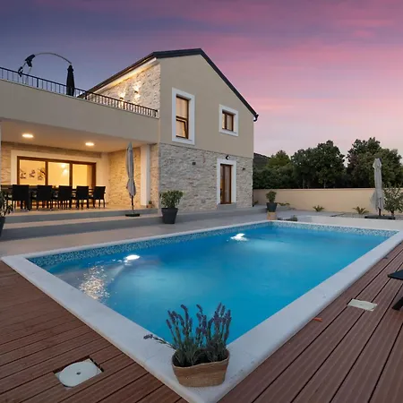 Villa La'mato With Padel-sole Heaven
